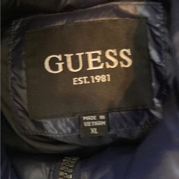 Guess puffer jacket - Picture 7 of 7